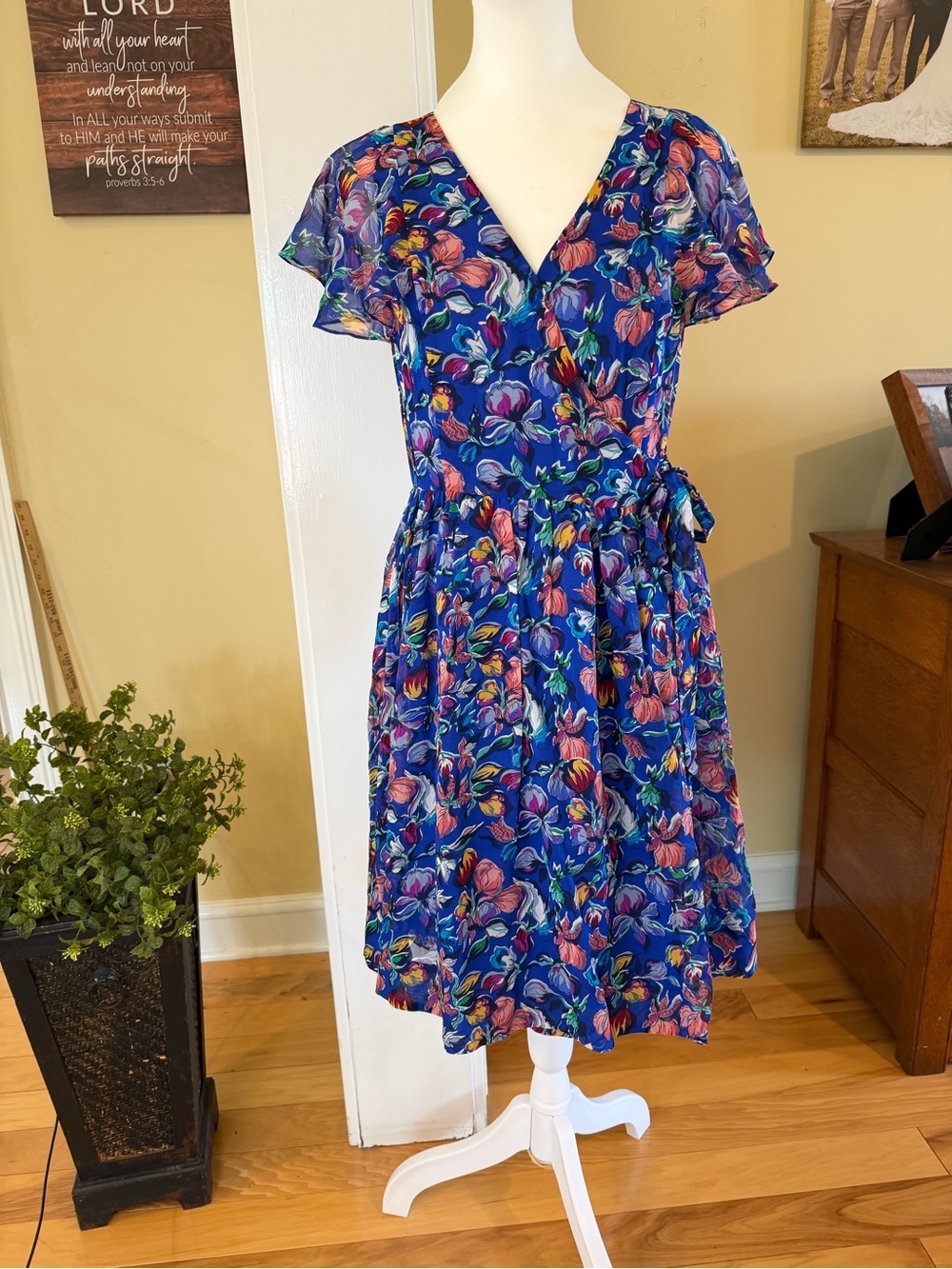 Moulinette Soeurs Anthropologie Blue Floral V-Neck  Wrap Tie-Waist Midi Dress